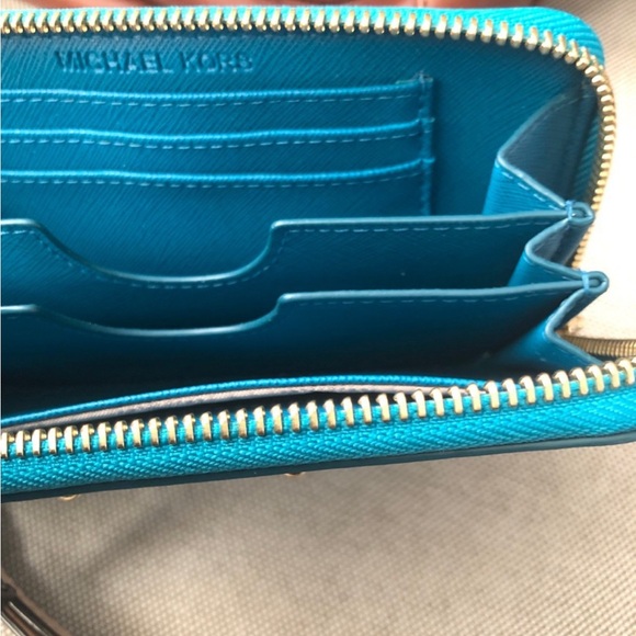 Micheal Kors Wallet/Wristlet! - Picture 6 of 6
